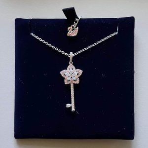 SWAROVSKI Star Flower Shaped Key Necklace